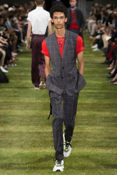 Look 45